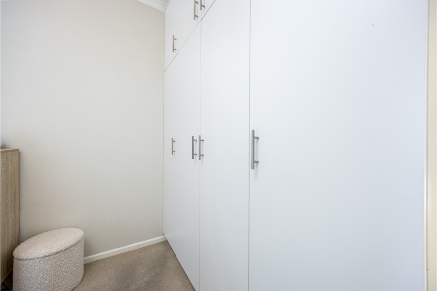 2 Bedroom Property for Sale in Loevenstein Western Cape